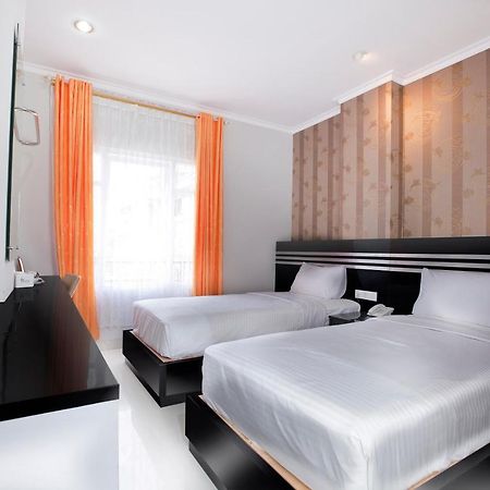 Violet Hotel Malioboro Yogyakarta Exterior foto